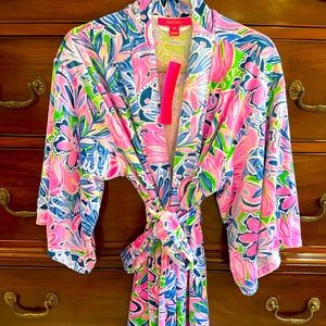 Ladies Lilly Pulitzer “Elaine Velour robe”
